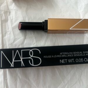 Nars Afterglow Lip in First Move